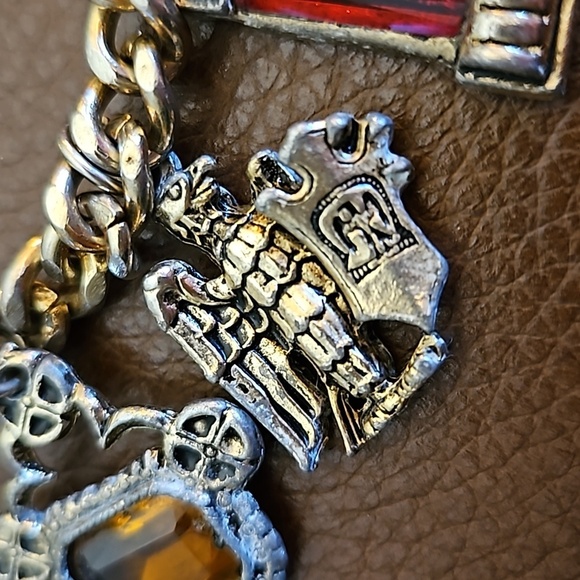 Vintage Medieval Renaissance Castlecore Shield Glass Charm Chain Bracelet - Picture 7 of 15